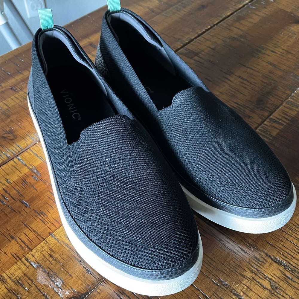 Vionic Sidney Knit Slip On Shoes EUC